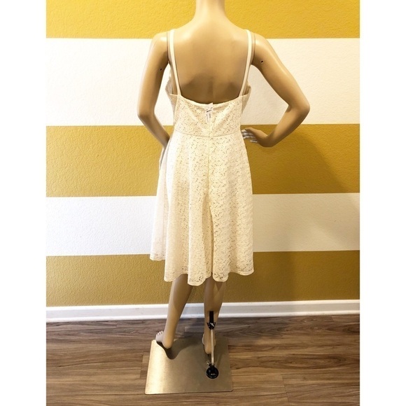 NEW The Vanity Room ivory lace dress - Picture 5 of 9